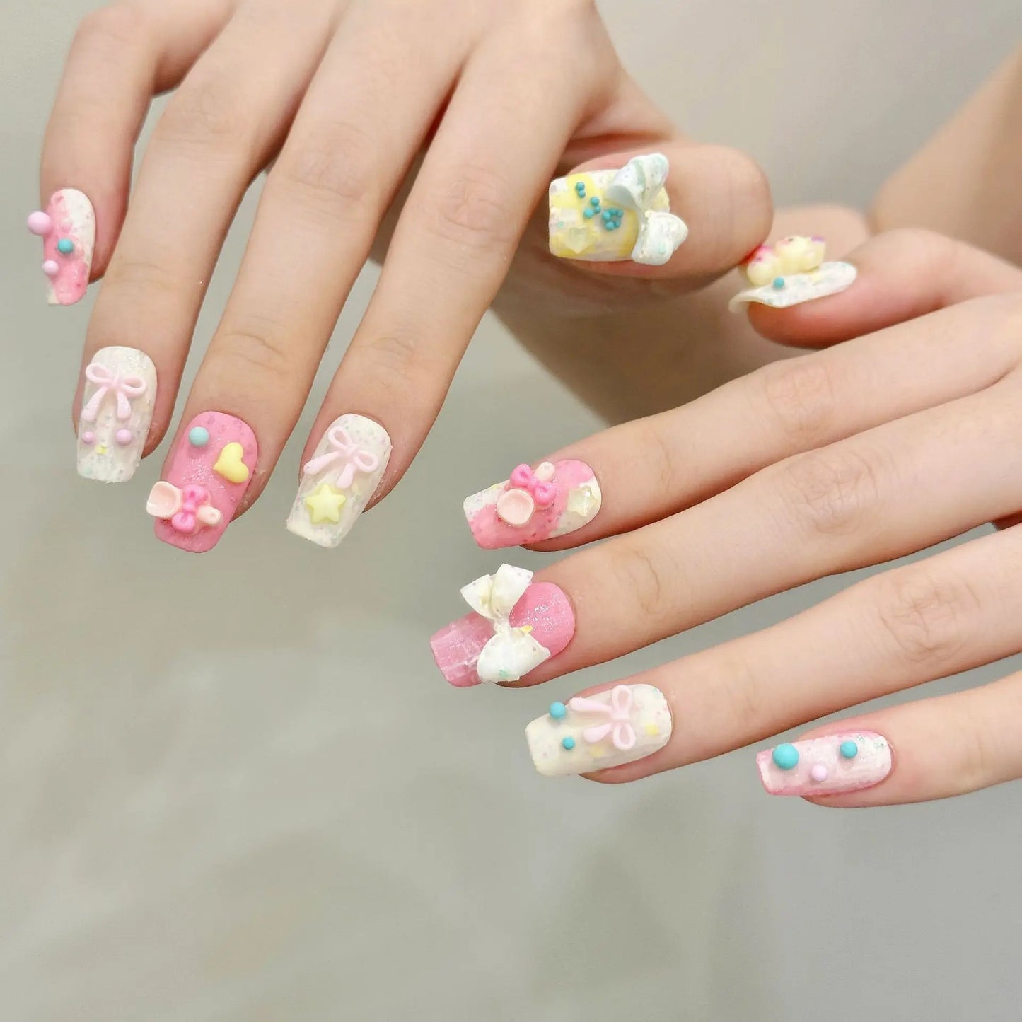 10pcs Handmade Pink Press on Nails Sweet Cute Strawberry Bow Decor Fake Nail Tips Wearable 3D Cute Rabbit Korean False Nails
