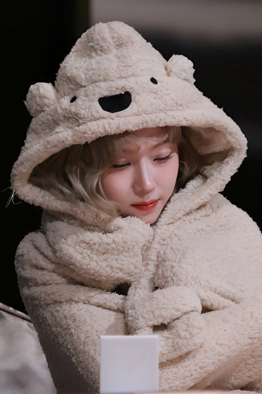 Winter Kawaii Bear Hooded Blanket Soft Keep Warm Blanket Shawl Throw Blanket Fleece Material Wearable Blanket Winter Season