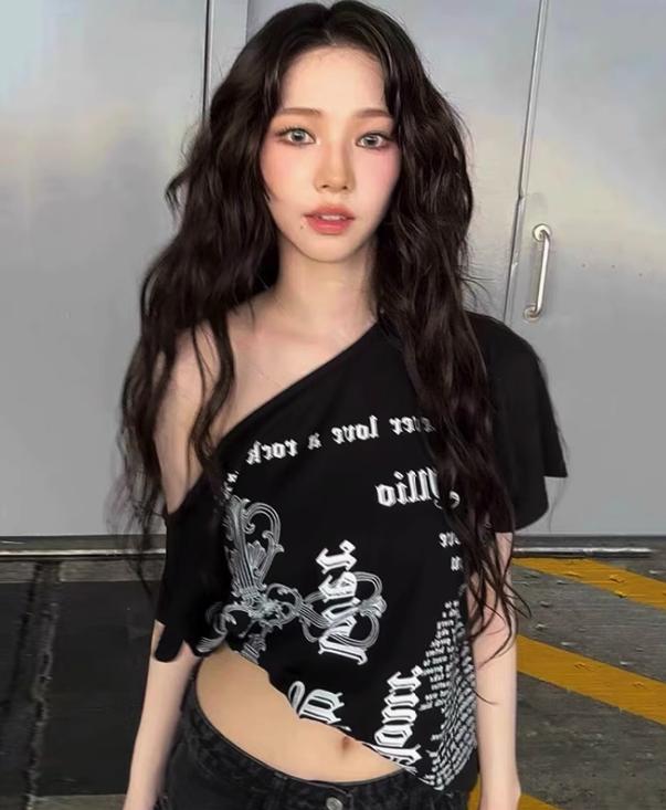 Off Shoulder Asymmetrical Print Black T-shirts Women Summer Loose Short Sleeve Spicy Girl Tops Harajuku Y2k Grunge Tees
