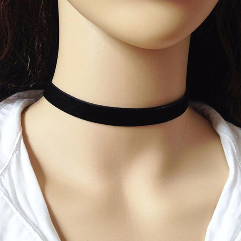 Gothic Velvet Choker Necklace | Inspired by Neslihan Atagül
