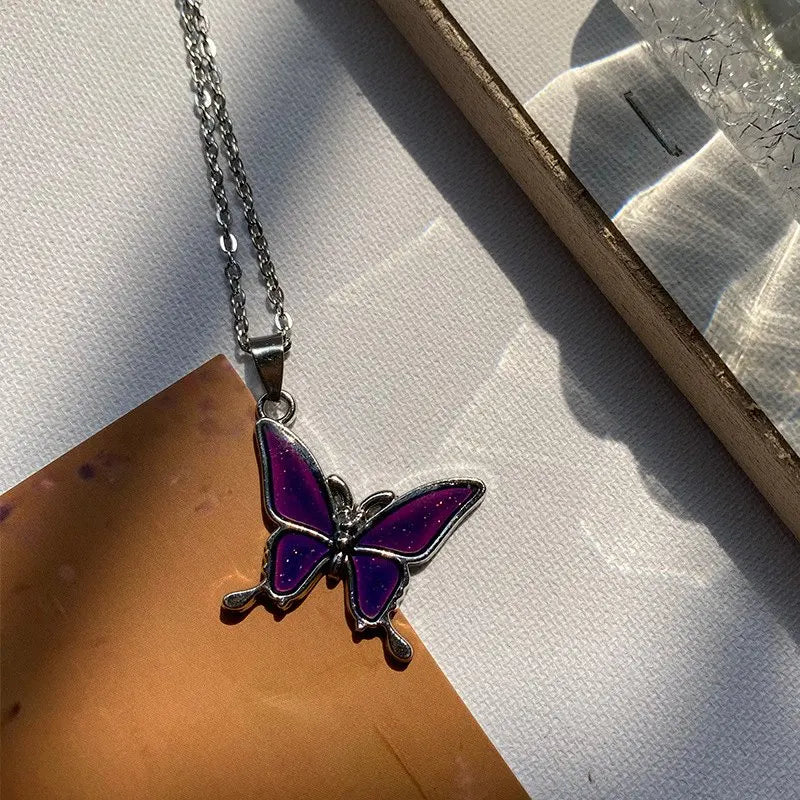 Cute Color Changes To Temperature Enamel Butterfly Smile Pendant Necklace Women Girls Clover Choker Female Party Gift