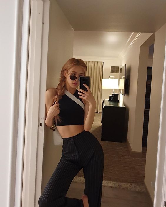 Women Solid O Neck Ribbed Sleeveless Tank Top Camisole Women Summer Basic Elastic Black Crop Top Ladies