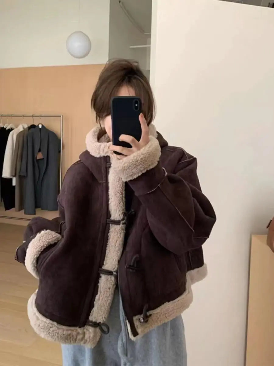 Cow Horn Button Fur One-Piece Hooded Lamb Fur Jacket For Women'S Winter New Style, Thickened Suede Short Jacket