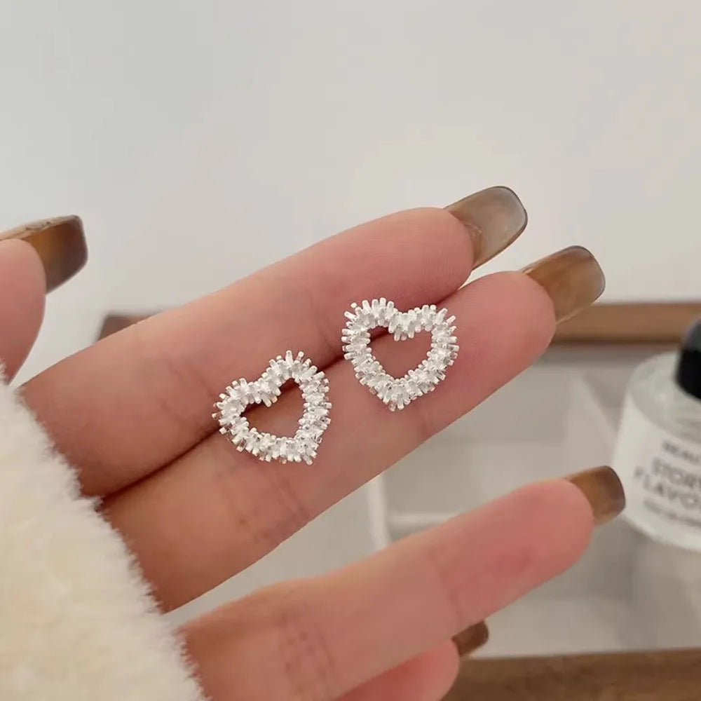 Korea Exquisite Shining Bright Broken Silver Hollowed-out Heart Shape Stud Earrings for Women Temperament Designer Jewelry Gifts