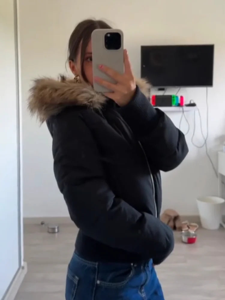 Chic Full Sleeve Zipper Pocket Cropped Jacket Fashion Women's Faux Fur Hooded Quilted Coat 2025 Winter New Lady Padded Outerwear