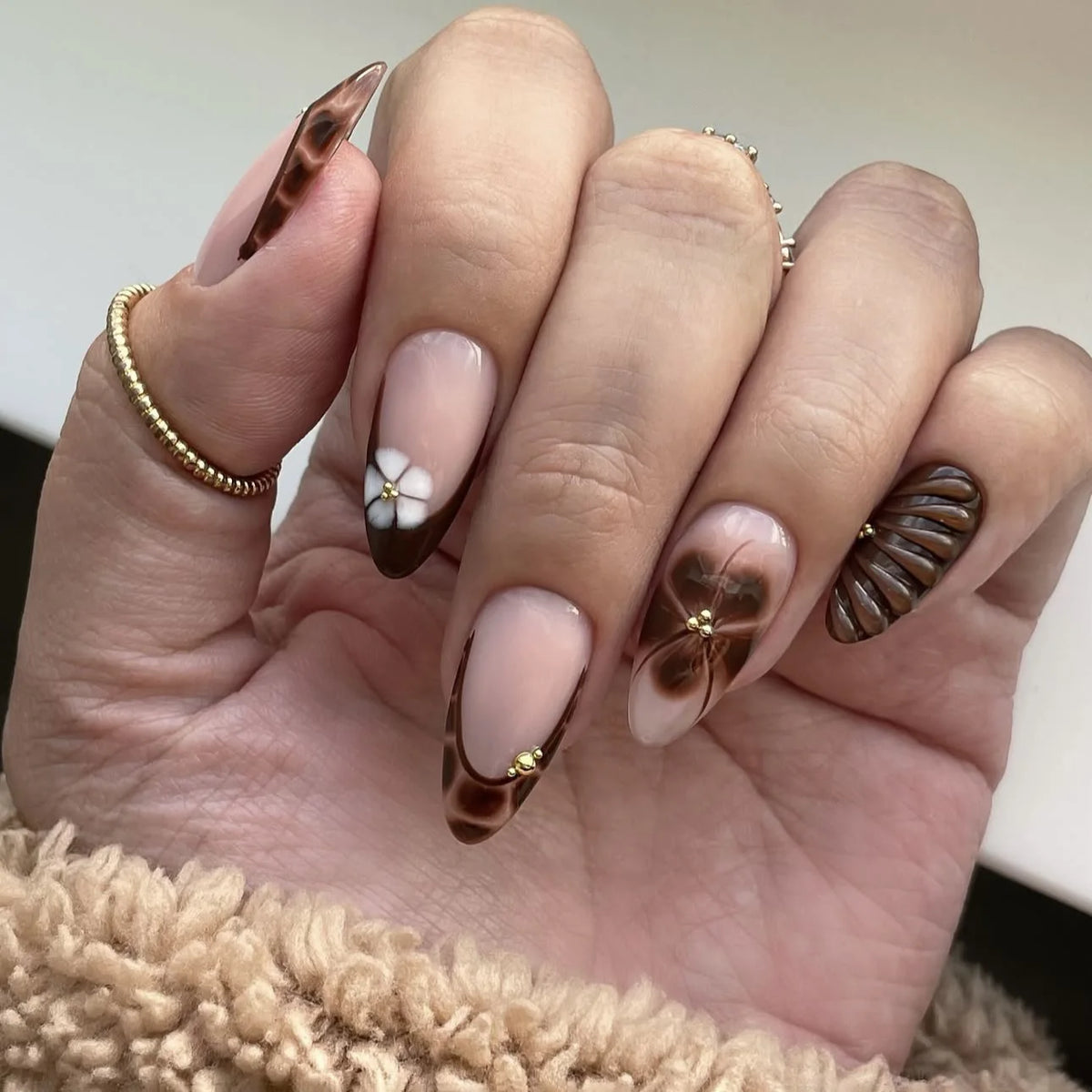 Gradient Flower Decor Almond Shaped Press-On Nails