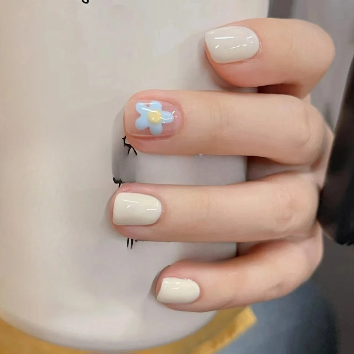 24pcs Cute Girly Short Square False Nails Sweet White French Nail Glitter Star Rhinestones Nail Art Cat Eye Bow Press On Nails