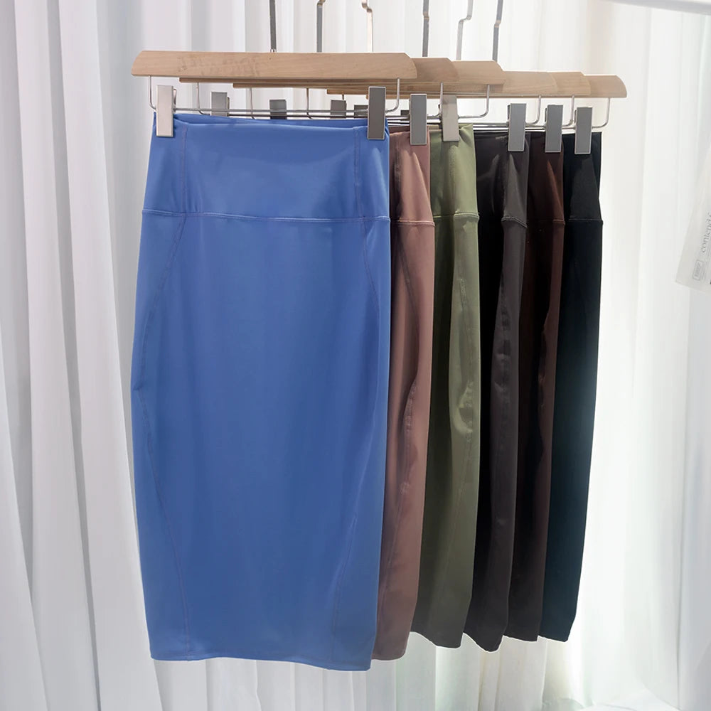 LULU FLORA Hip hugging skirt, half body skirt, high elasticity, high waist yoga, spring and summer mid length, retro nude style
