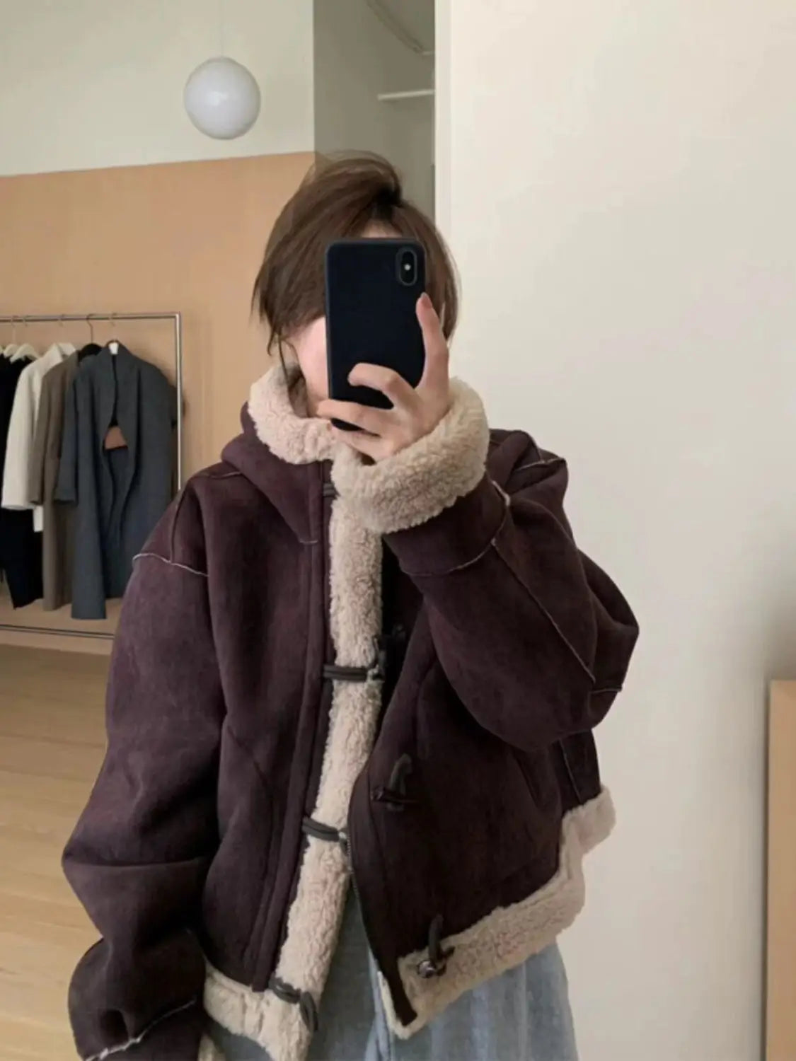 Cow Horn Button Fur One-Piece Hooded Lamb Fur Jacket For Women'S Winter New Style, Thickened Suede Short Jacket