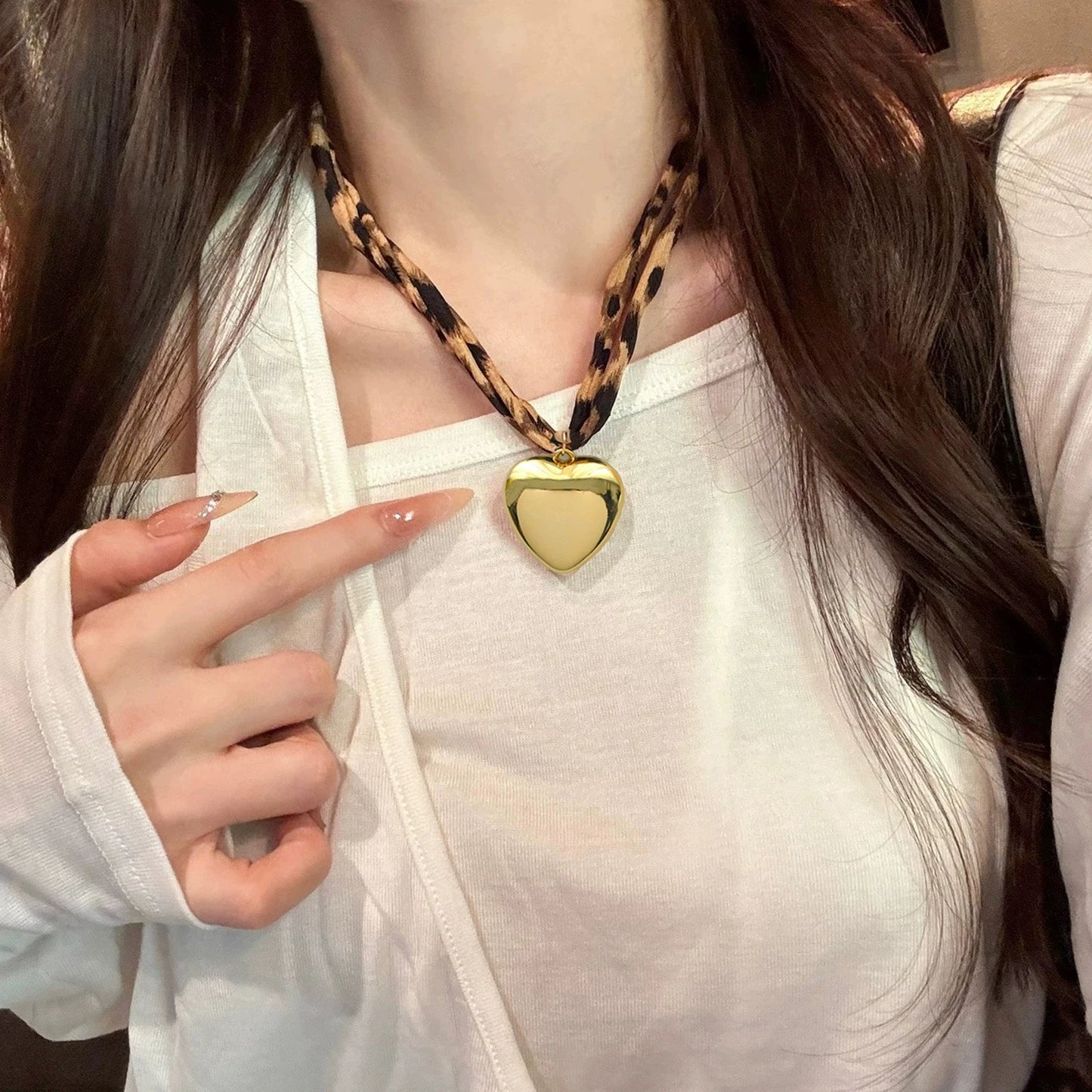 New Vintage Butterfly Bowknot Flower Love Heart Pendant Brown Choker Necklace Jewelry For Women Trendy Neck Charm Accessories