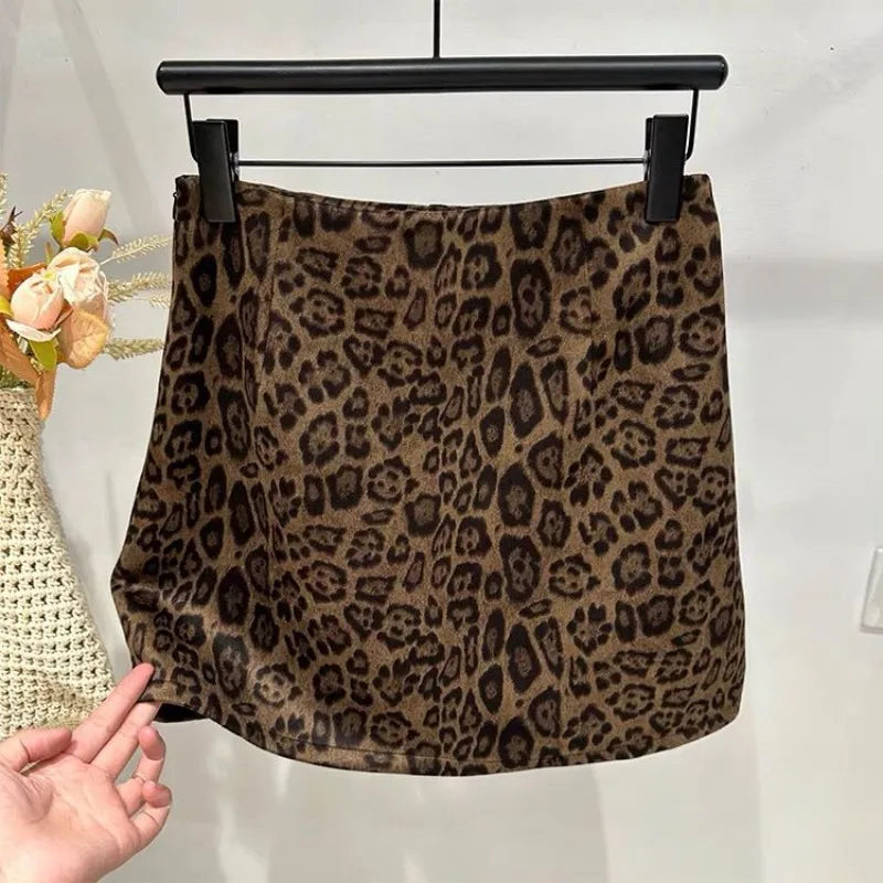 Retro Leopard Print Skirt Women 2026 New High Waist A Word Anti-light Hip-wrapped Short Skirt