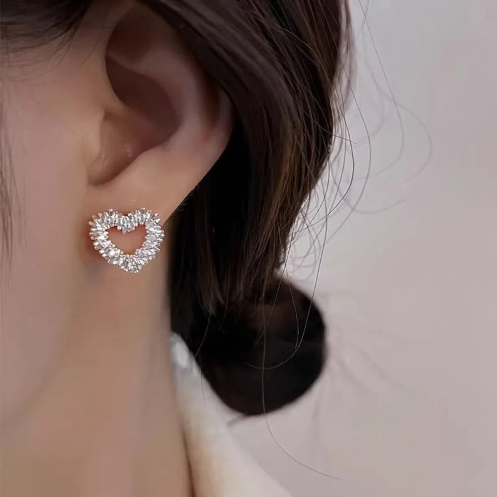 Korea Exquisite Shining Bright Broken Silver Hollowed-out Heart Shape Stud Earrings for Women Temperament Designer Jewelry Gifts