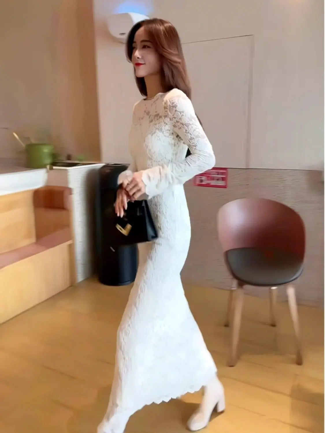 French Lace Long Sleeved Dress for Autumn Winter with a Slim Fit Waist Cinching Slimming Effect Fish Tail Wrapped Long Skirt