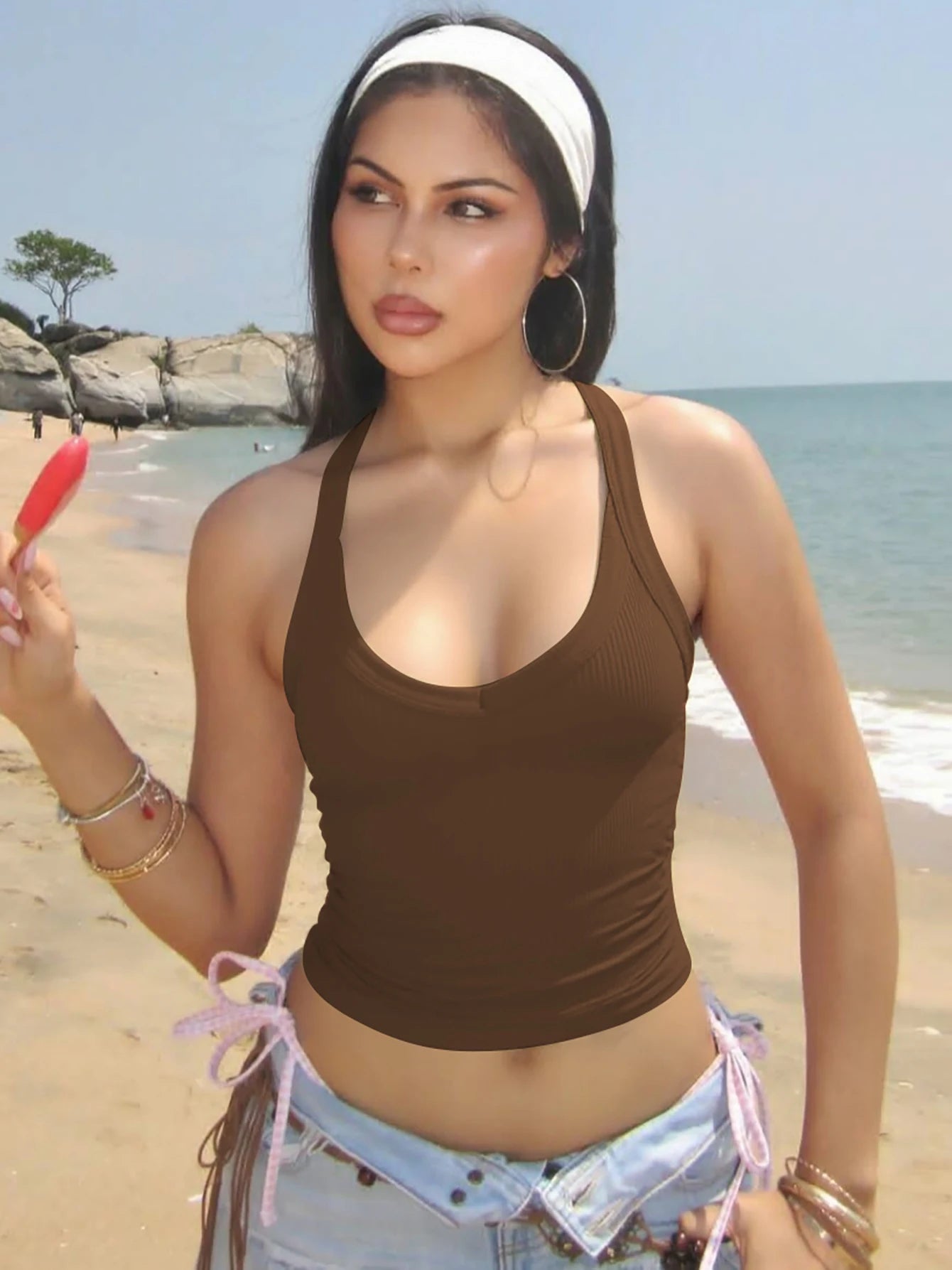 Hugcitar 2026 Summer Ribbed Halter Backless Solid Sexy Crop Tank Top Casual Y2K Women Clothes Beach Vacation Streetwear Yoga