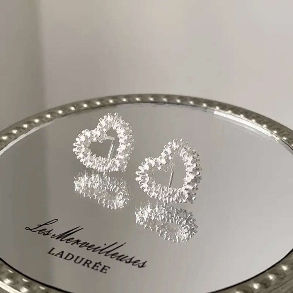 Korea Exquisite Shining Bright Broken Silver Hollowed-out Heart Shape Stud Earrings for Women Temperament Designer Jewelry Gifts