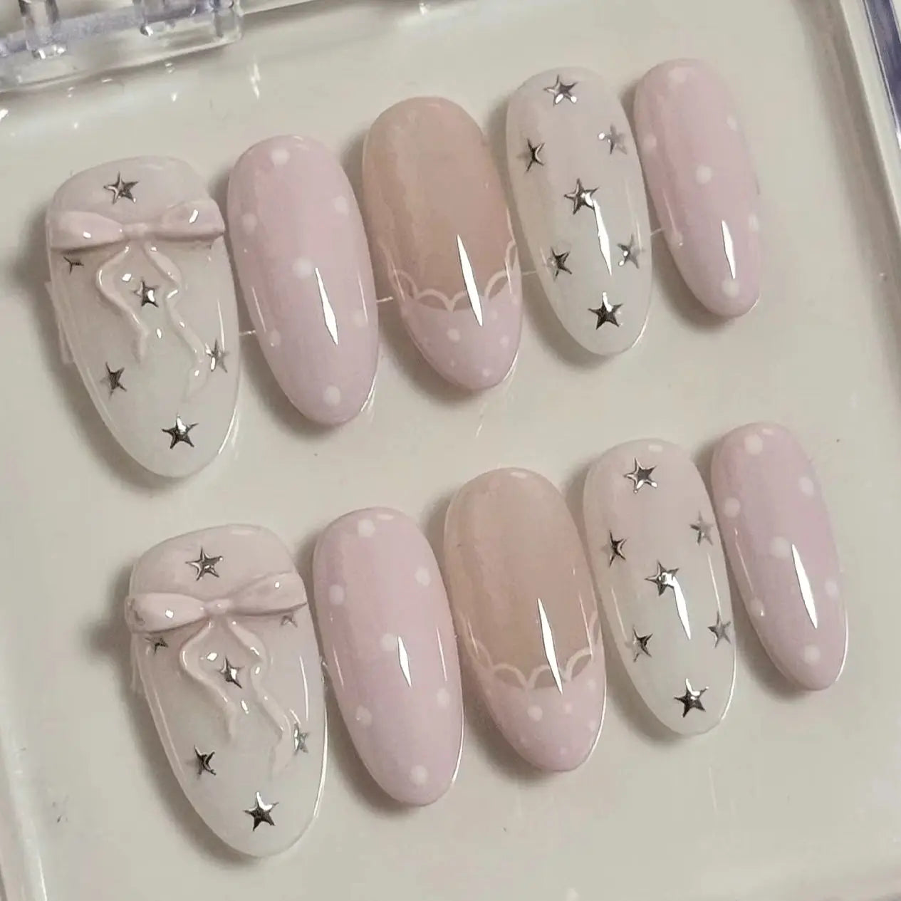 10-Piece Set of Silver Star Polka Dot Lace French-Style Medium-Short Oval Korean-Style Gentle Handmade Nail Art, Suitable for Daily Campus Wear, Jk Uniforms, Picnics, Afternoon Tea Dates, Korean-Style Outfits, Floral Dresses,