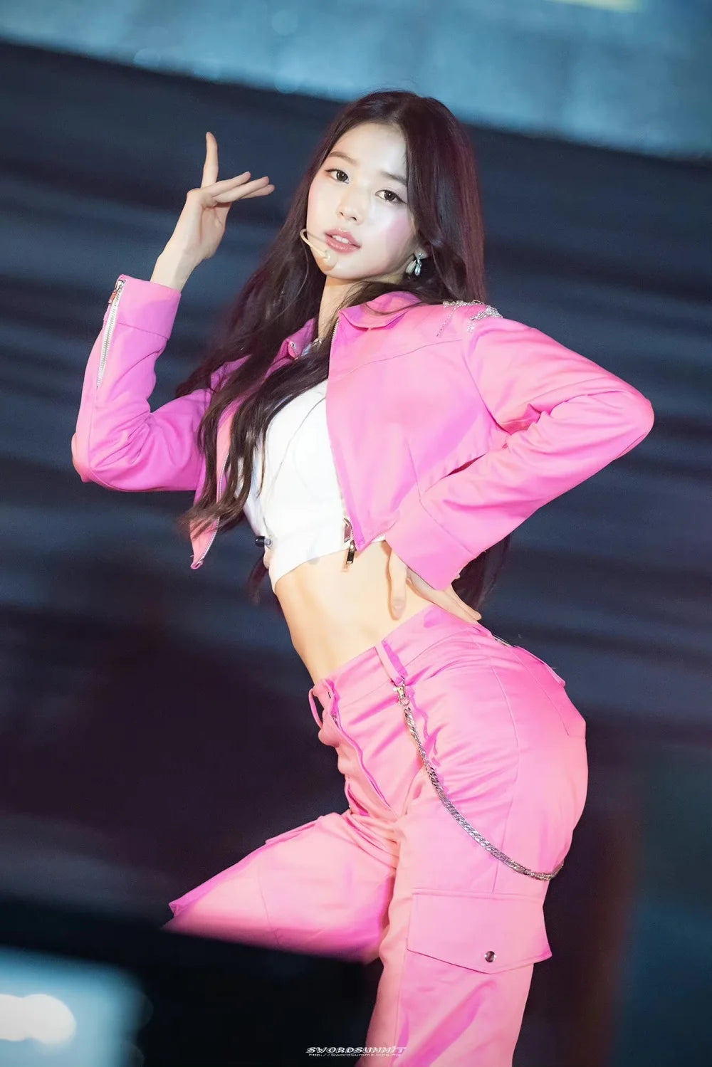 New Kpop Women Stage Sexy Crop Tops Cargo Pants Performance Costume Concert Hip Hop White Vest Pink Jacket Jazz Dancer Outfits