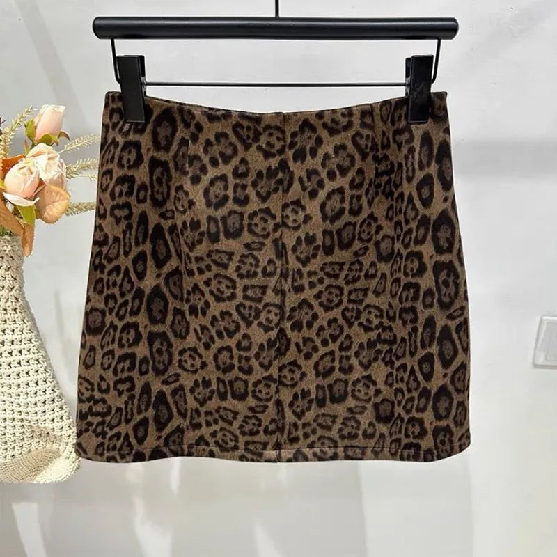 Retro Leopard Print Skirt Women 2026 New High Waist A Word Anti-light Hip-wrapped Short Skirt
