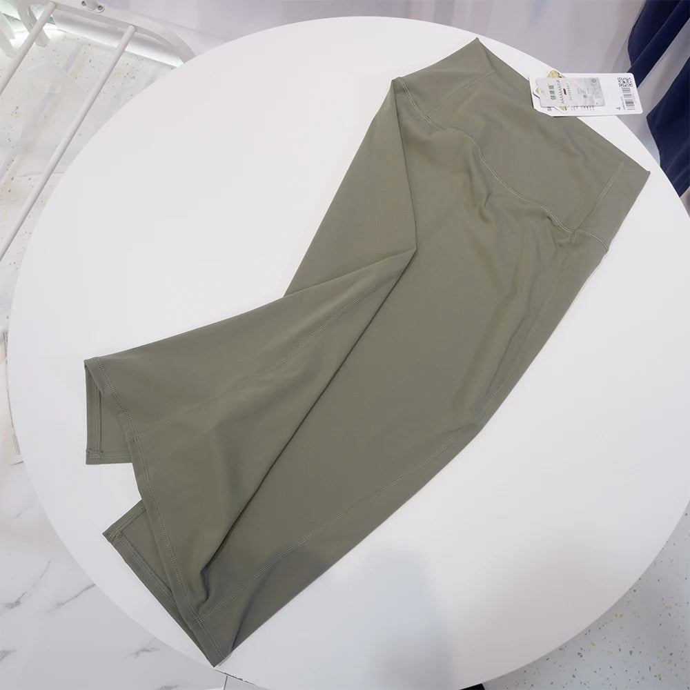LULU FLORA Hip hugging skirt, half body skirt, high elasticity, high waist yoga, spring and summer mid length, retro nude style