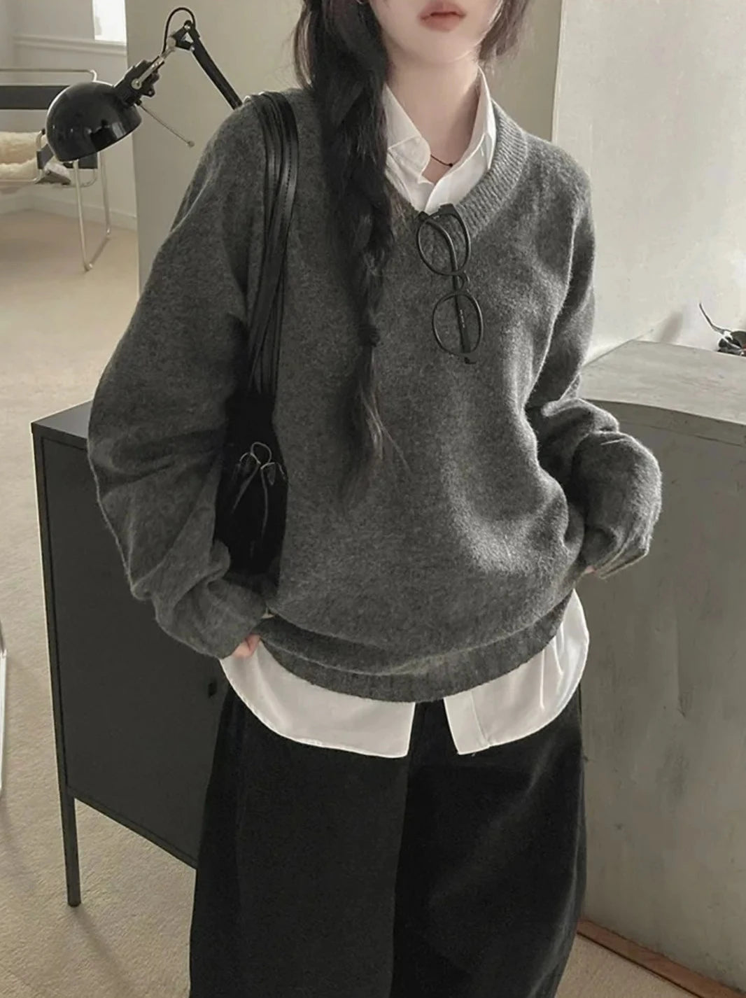 Korean Retro College Style Casual Pullover V-neck Long Sleeved Knitted Sweater for Women