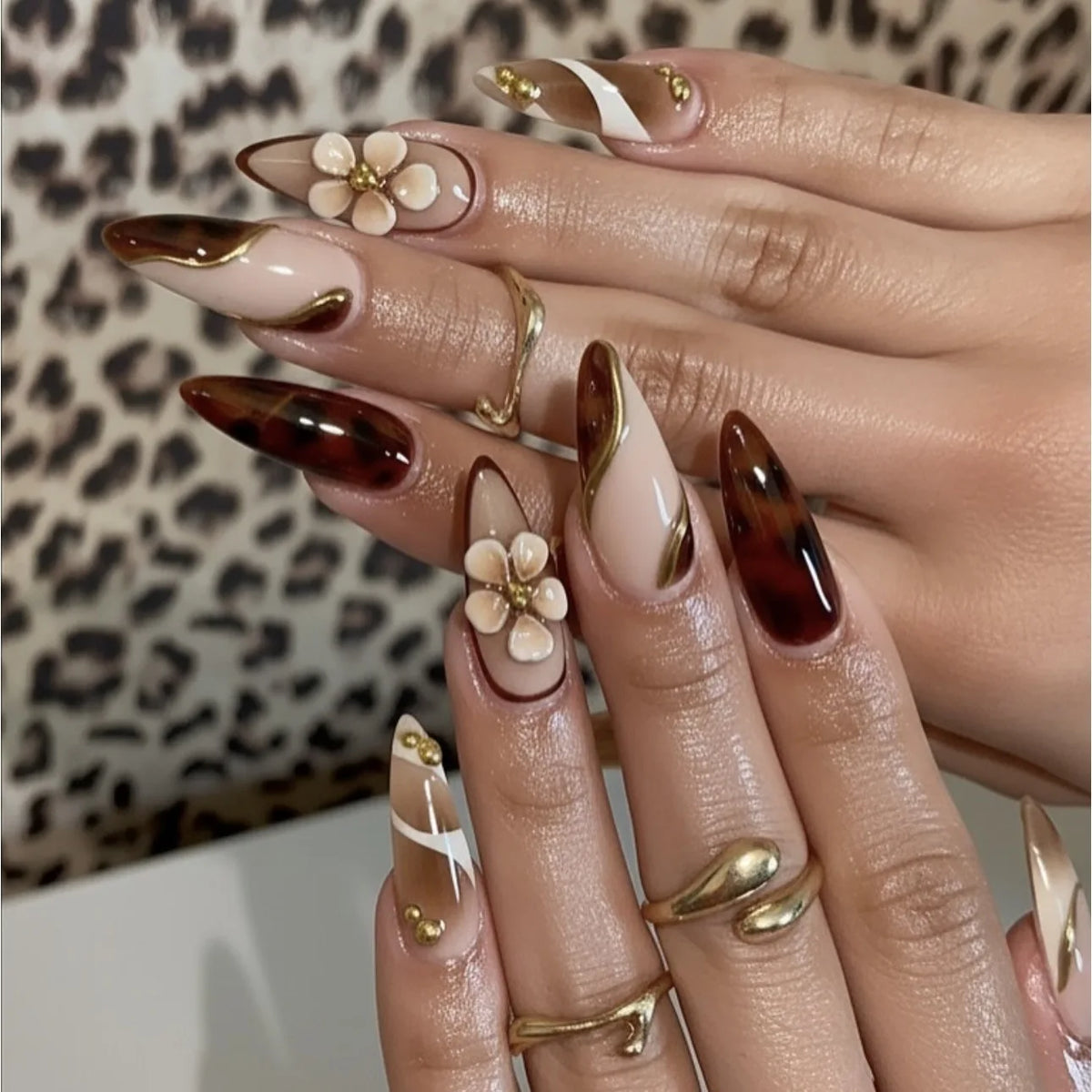 Gradient Flower Decor Almond Shaped Press-On Nails