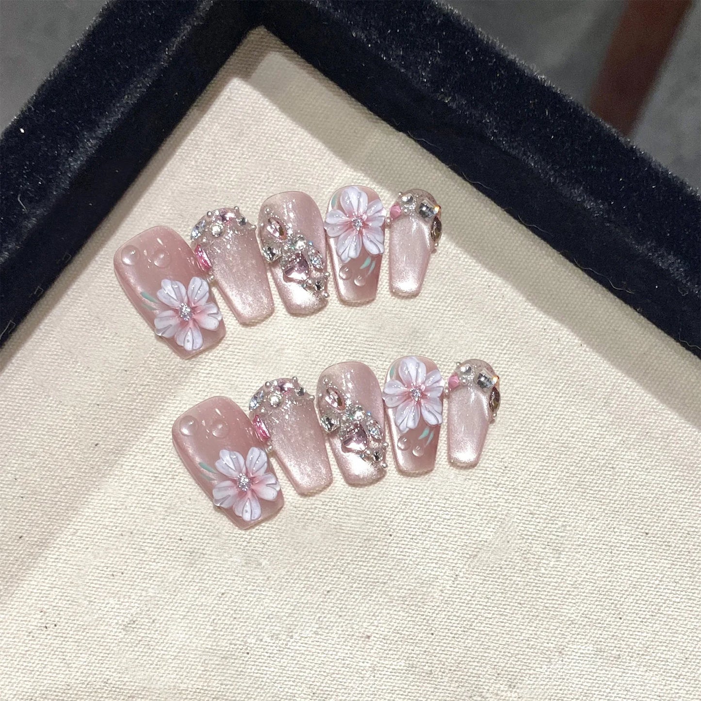 10Pcs Sweet Mid-length Ballet False Nails Art Fashion Pink Cat Eye Lovely Bow Wearable Finished Nails Set Summer Acrylic Nails