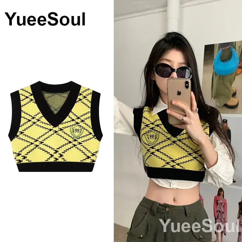 Vintage Knitted Women Sweater Vest American Y2K Aesthetic Sweet Cute 90s Slim Crop Waistcoat 2023 New Plaid Sleeveless Knitwears