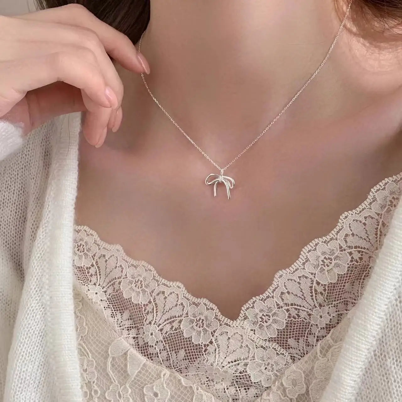 Silver Minimalist Bowknot Chain Necklace | Inspired by Wonyoung
