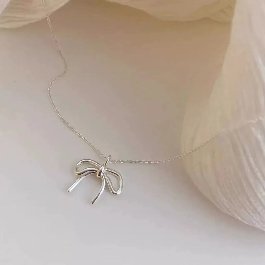 Silver Minimalist Bowknot Chain Necklace | Inspired by Wonyoung