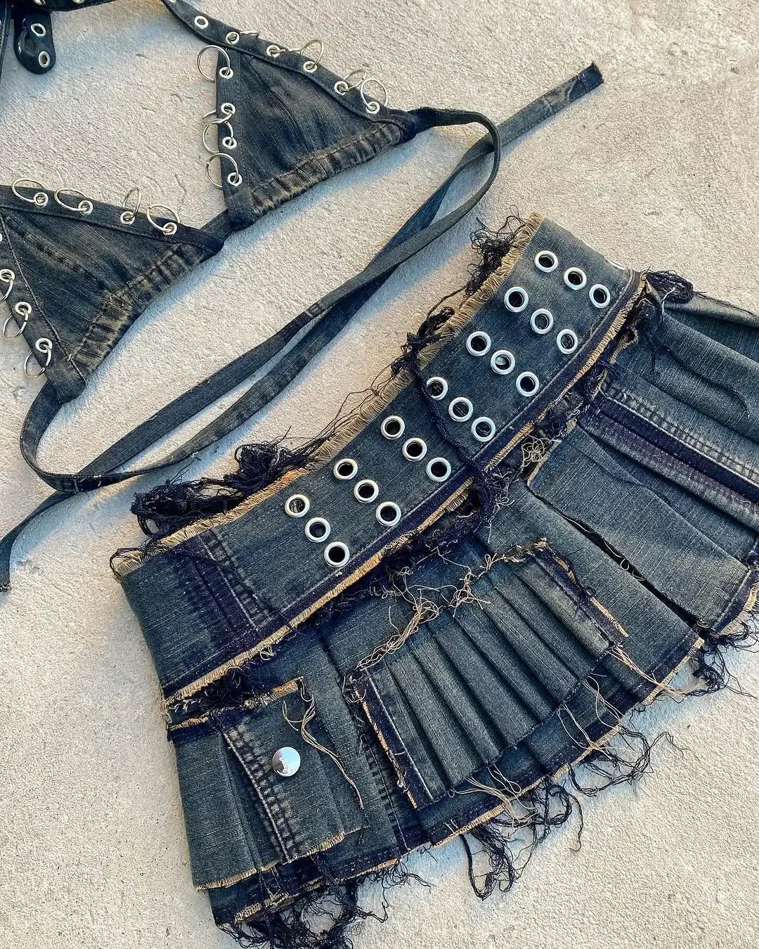 Hip-hop New Fashion Neck Halter Mini Skirt Two-piece Set American Retro High Street Trend Y2K Pleated Skirt Harajuku Women Suit