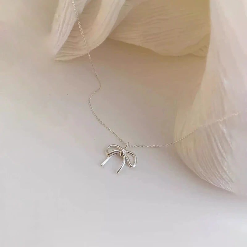 Silver Minimalist Bowknot Chain Necklace | Inspired by Wonyoung