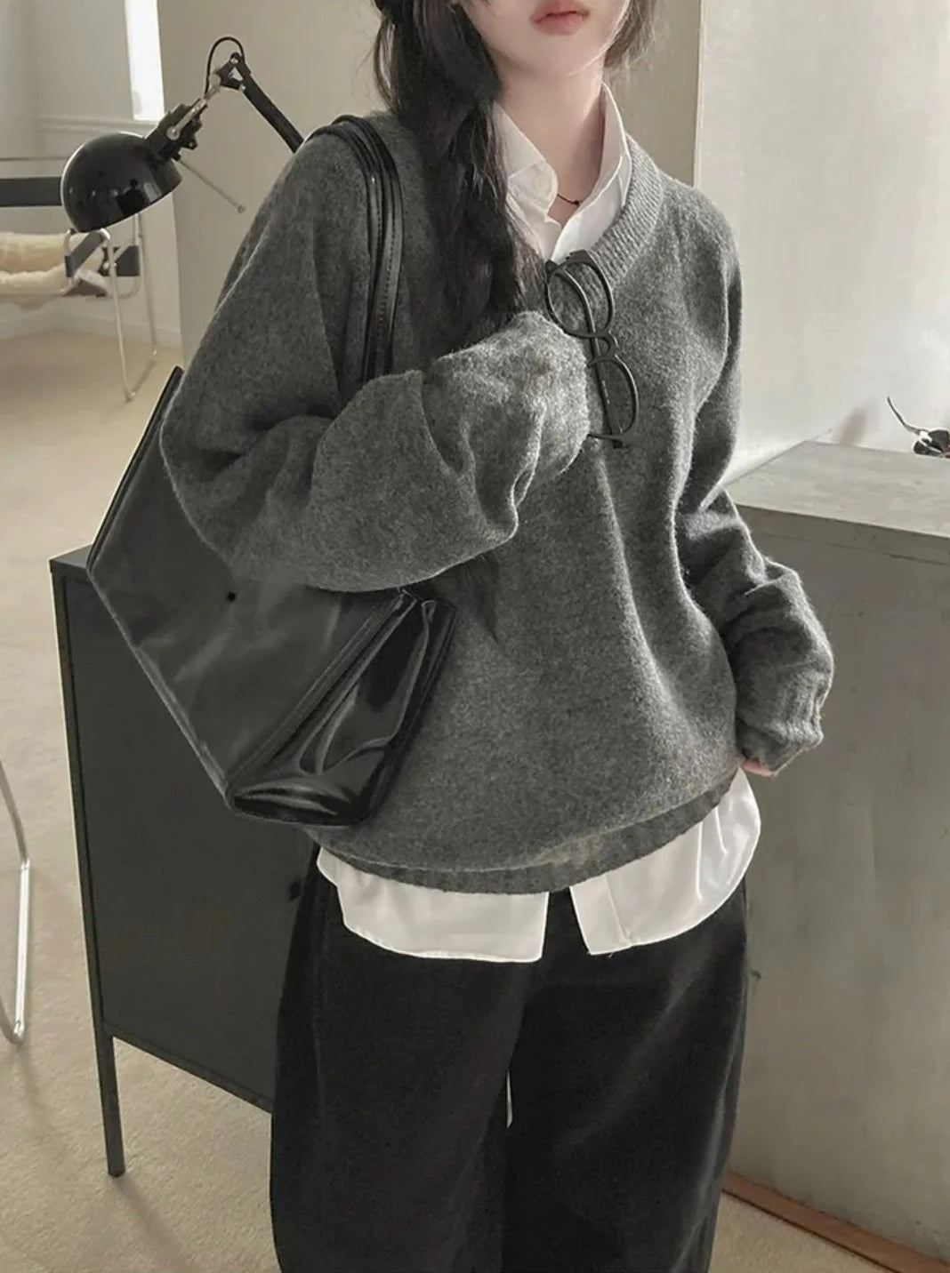 Korean Retro College Style Casual Pullover V-neck Long Sleeved Knitted Sweater for Women
