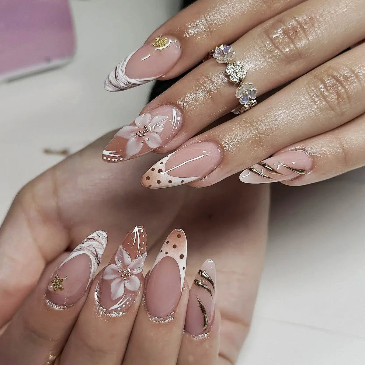 Gradient Flower Decor Almond Shaped Press-On Nails