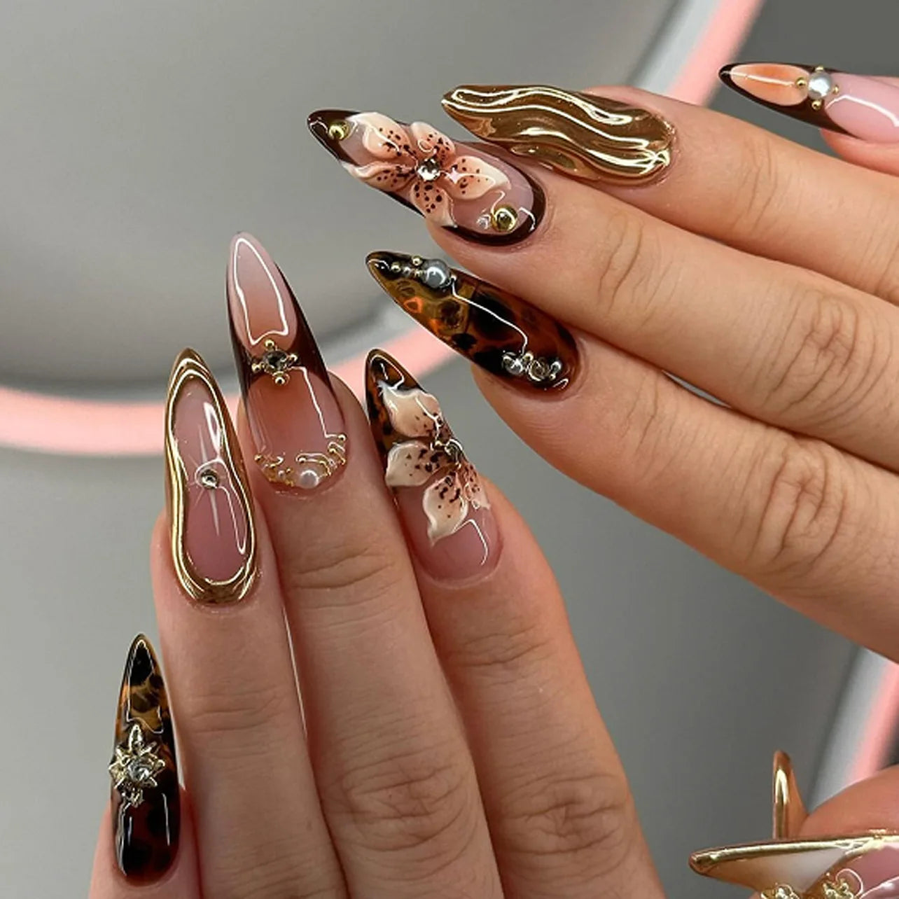 24Pcs Almond Press on Fake Nails Wearable Red Purple Blusher Halo Design False Nails Acrylic Full Over Simple Fashion Nail Tips