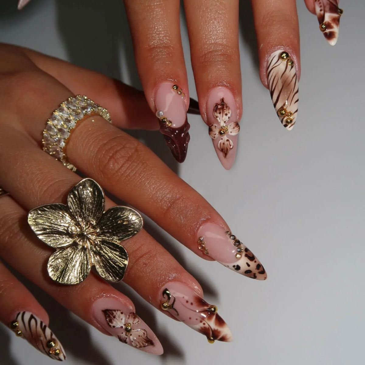 Gradient Flower Decor Almond Shaped Press-On Nails
