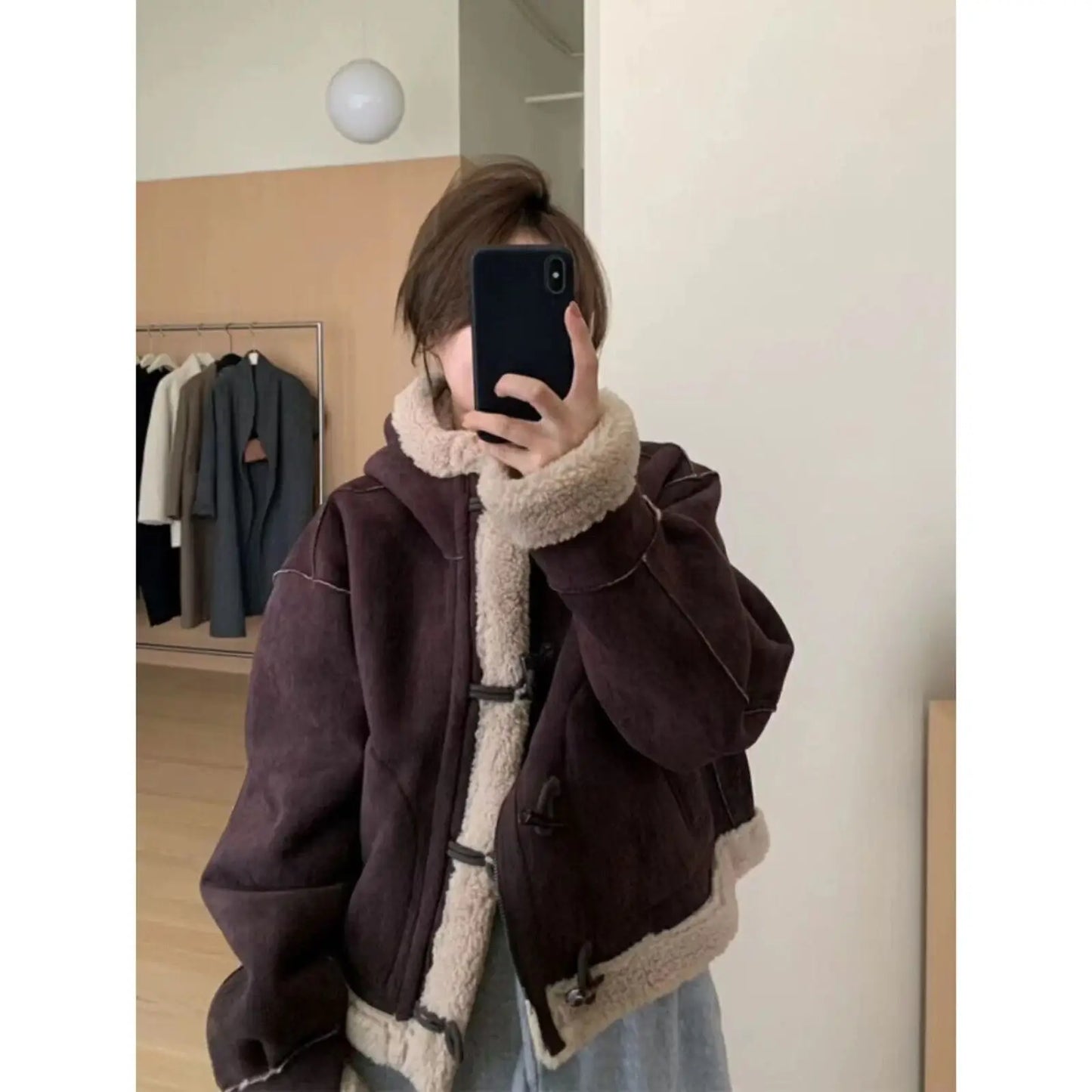 Cow Horn Button Fur One-Piece Hooded Lamb Fur Jacket For Women'S Winter New Style, Thickened Suede Short Jacket