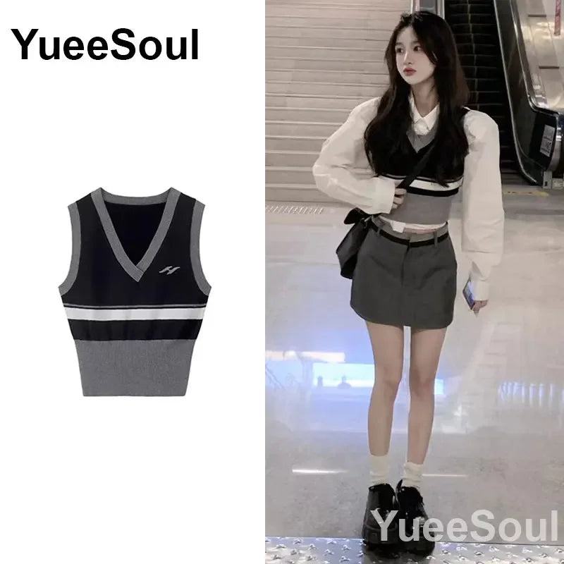 Vintage Knitted Women Sweater Vest American Y2K Aesthetic Sweet Cute 90s Slim Crop Waistcoat 2023 New Plaid Sleeveless Knitwears