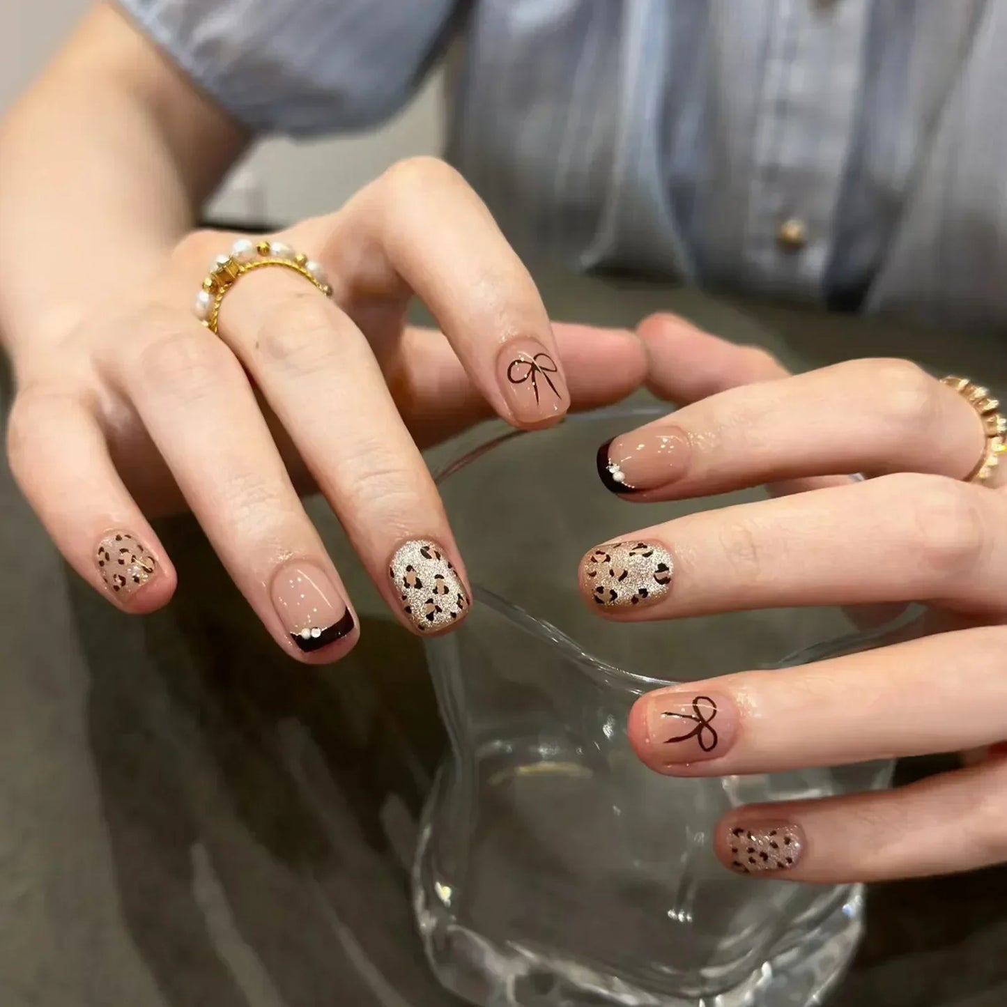 24pcs Cute Girly Short Square False Nails Sweet White French Nail Glitter Star Rhinestones Nail Art Cat Eye Bow Press On Nails