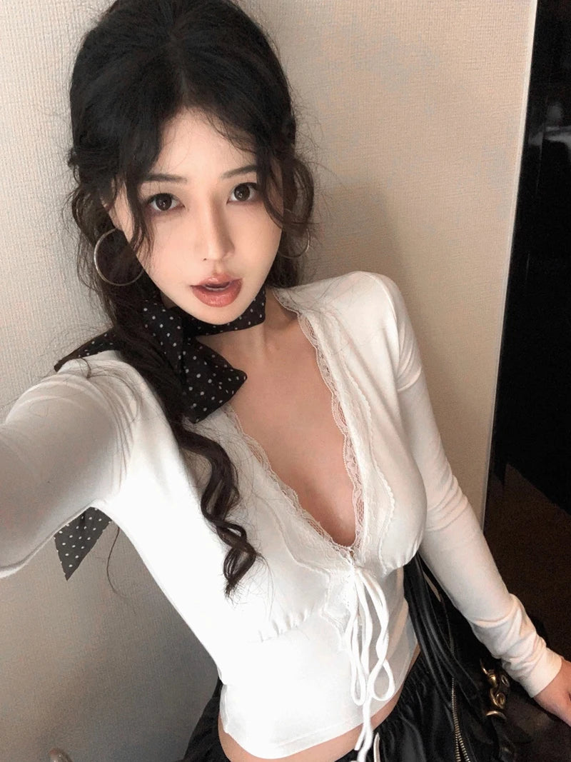 Women's Lace Trim Plunge V Neck Long Sleeved Slim Fit Top
