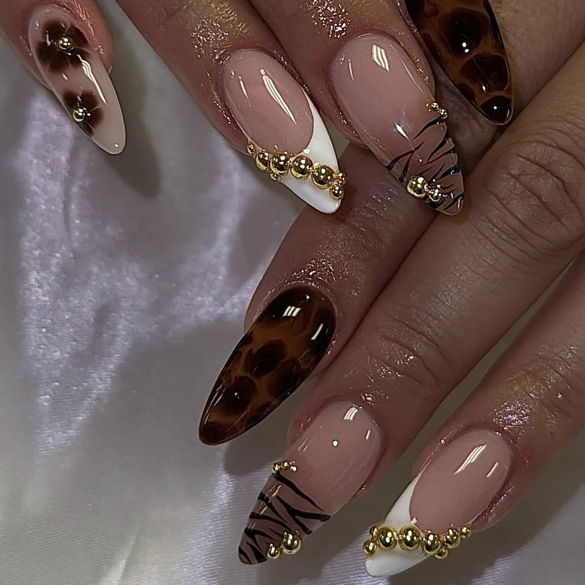 Gradient Flower Decor Almond Shaped Press-On Nails