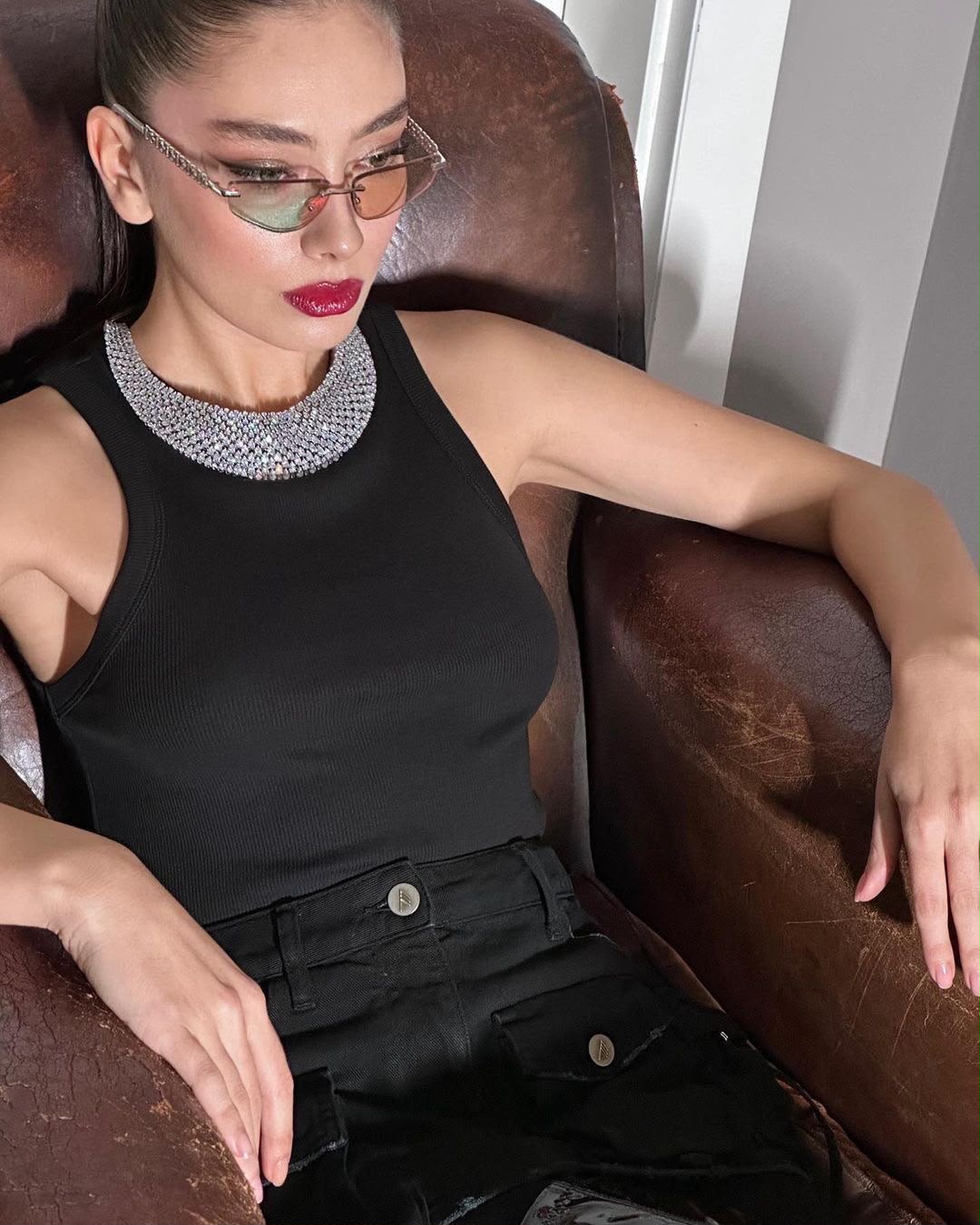 Summer 2026 Korea Knitted Vests Women Tank Top Fashion Female Sleeveless Beading Casual Thin Solid Tank Blusas Mujer De Moda