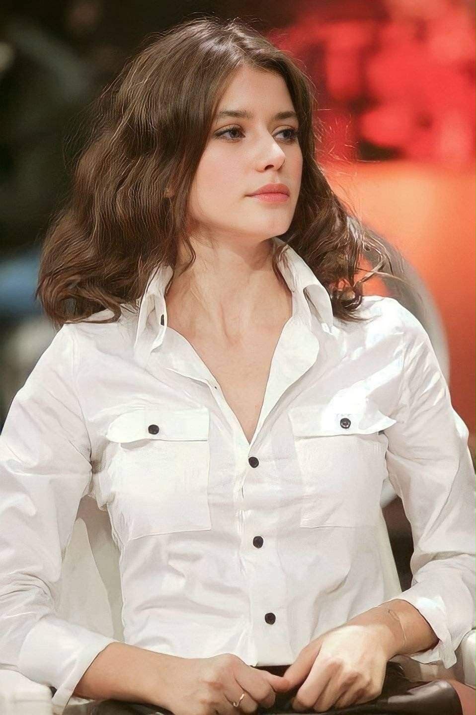 Lightweight Linen Lapel Button-Up Long Sleeve Casual Shirt | Inspired by Beren Saat