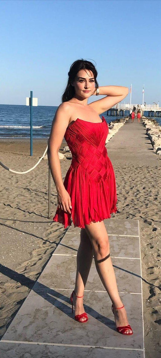 Customized Satin Pleated Short Homecoming Dresses For Teens 2026 Short Strapless A-Line Mini Cocktail Party Dresses