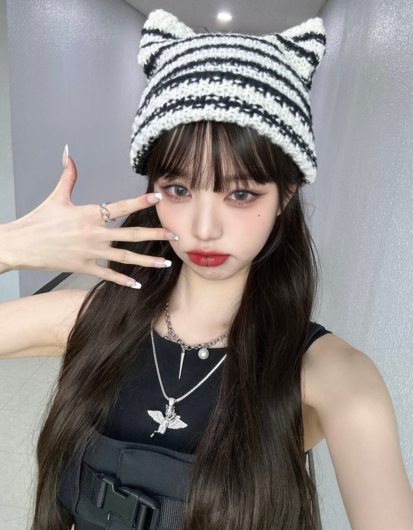 Fshion Y2K Knitting Striped Beanie Hat Cute Wool Hanging Ball Knitted Beanie Hat Cat Ears Pointed Pullover Hats Autumn Winter